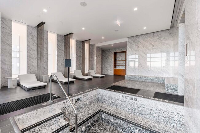 Building Photo - 99 Hudson St