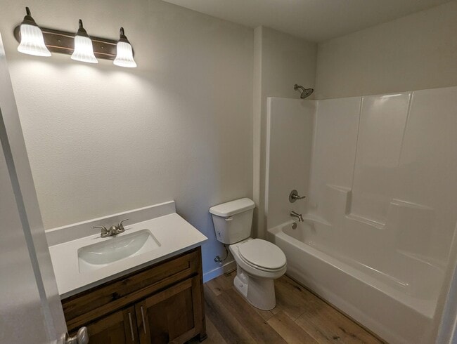 Building Photo - 141 S Bluff Ave