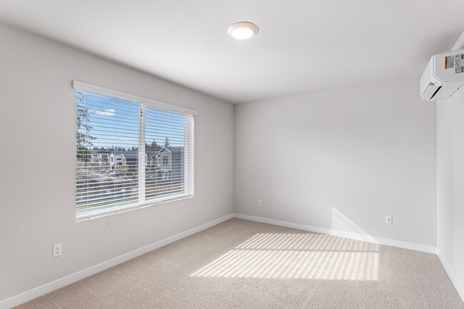 Building Photo - 16124 Cascadian Way