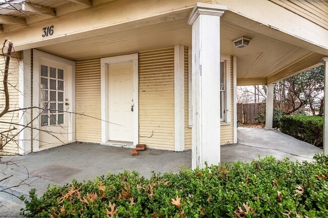 Building Photo - 316 W Avenue A