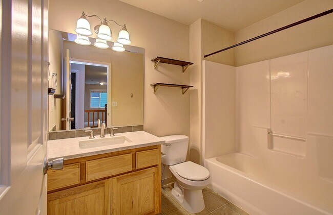 Building Photo - Salmon Creek 4 bd 2.5 ba Available Now!