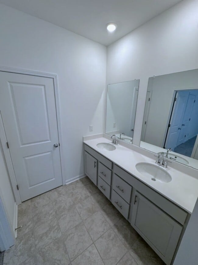 Building Photo - 7 Peeples Dr