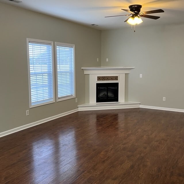 Building Photo - 1043 Jade Ln