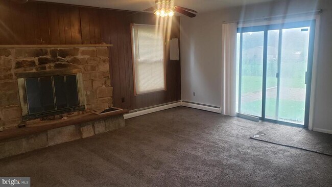 Building Photo - 212 Allendale Dr