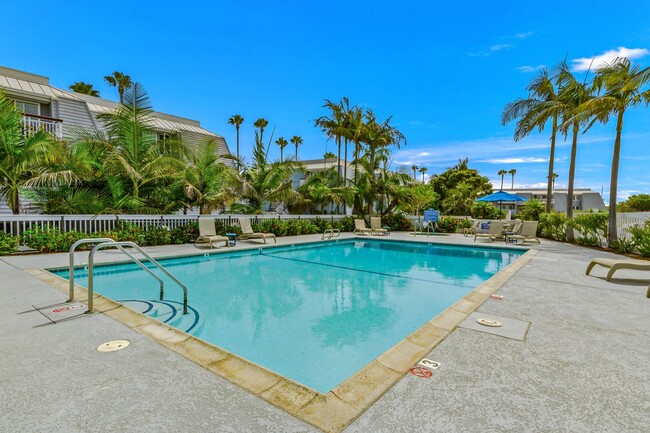 Building Photo - Stunning Spacious 2 Bed 2.5 Bath Condo in ...