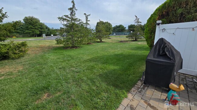 Building Photo - 26 Front Ct