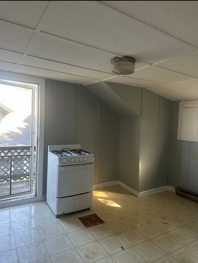 Building Photo - 14 103rd St