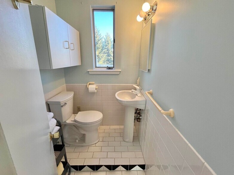 Building Photo - 1497 Ocean-3rd Floor