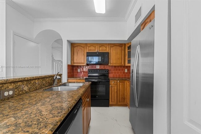 Building Photo - 8535 SW 152nd Ave