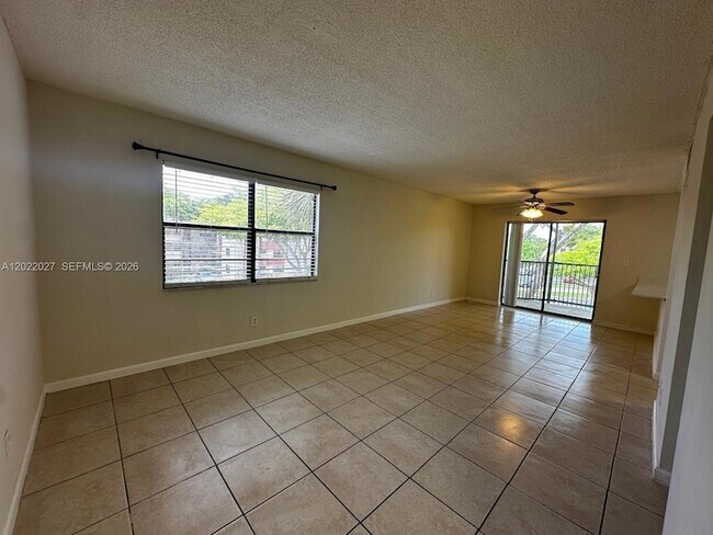 Building Photo - 3400 Foxcroft Rd