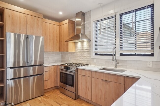 Building Photo - 51 New St