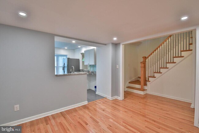 Building Photo - 8 Donagh Ct