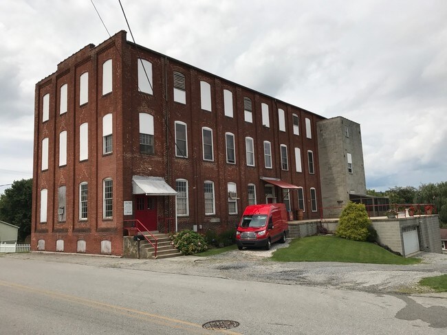 Primary Photo - 9 Maple St