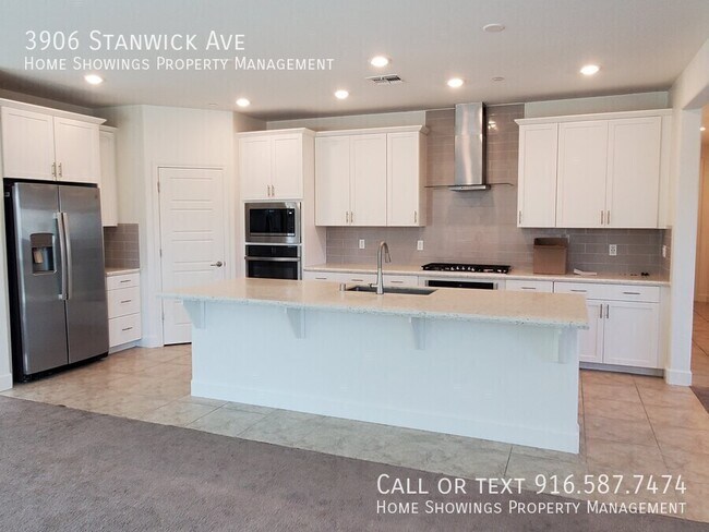Building Photo - 3906 Stanwick Ave