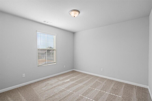 Building Photo - 453 Gaida Loop