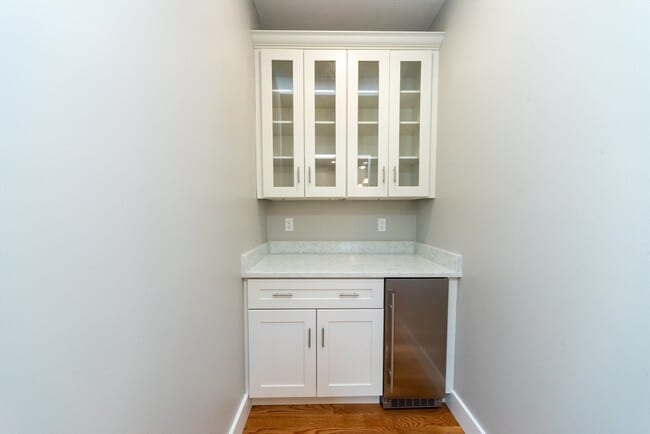 Building Photo - 61 Boutelle Rd