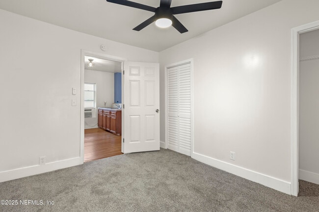 Building Photo - 269 W King St