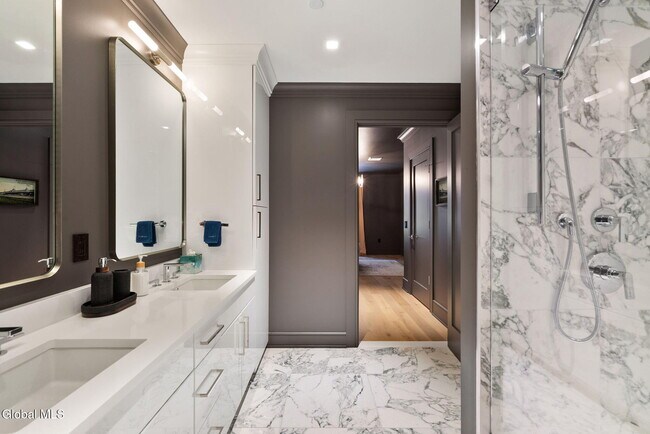 Building Photo - 19 Washington St