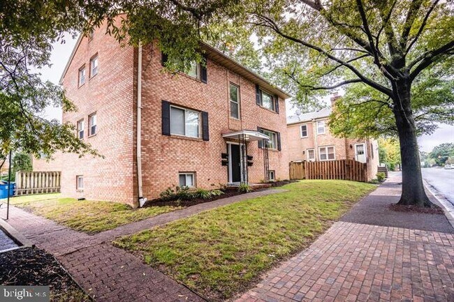 Building Photo - 4510 Washington Blvd