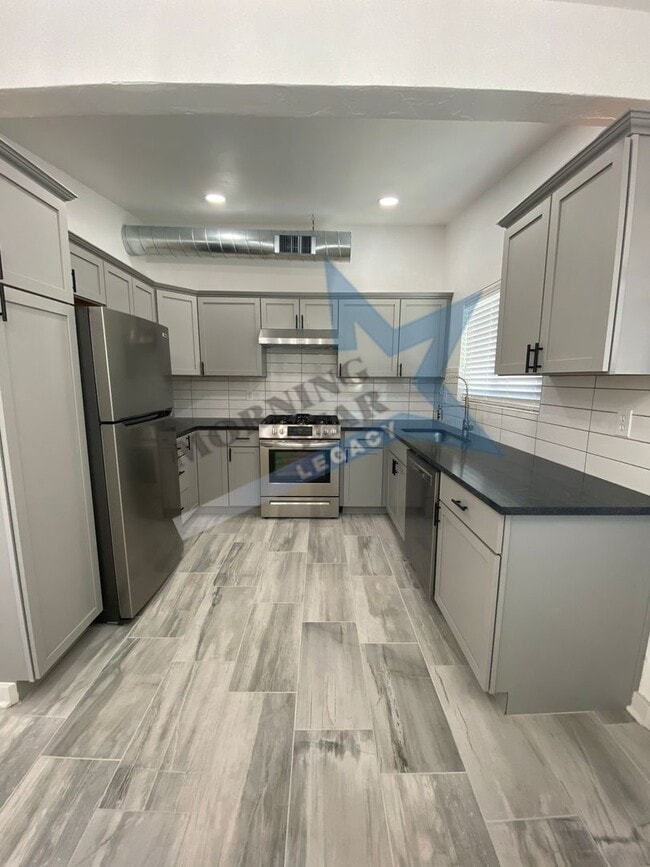 Building Photo - Fully Remodeled 3 bd home
