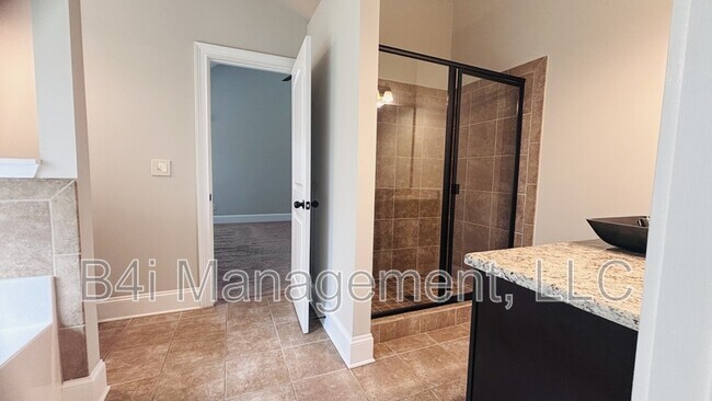 Building Photo - 3025 Bridgehaven Ct