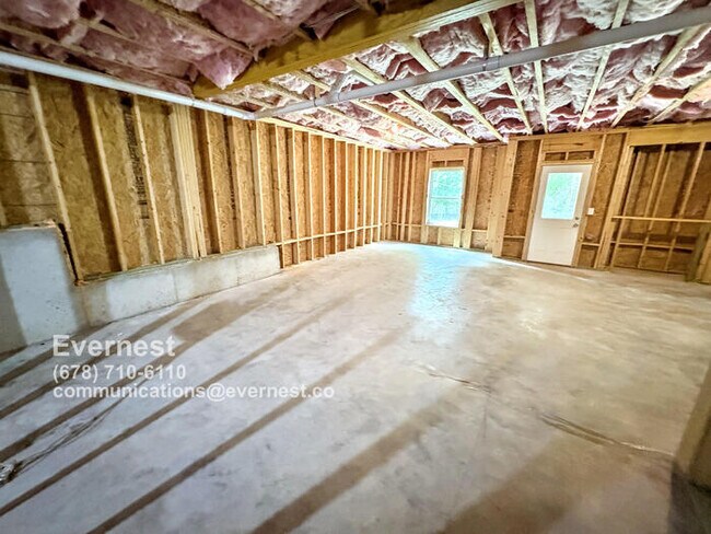 Building Photo - 144 Charolais Dr