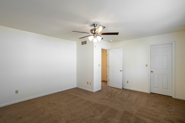 Building Photo - 3531-3533 Prescott Dr.