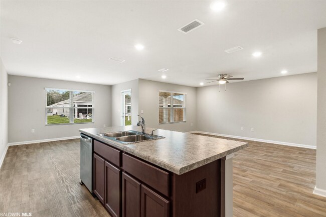 Building Photo - 7944 Pickwick Dr.