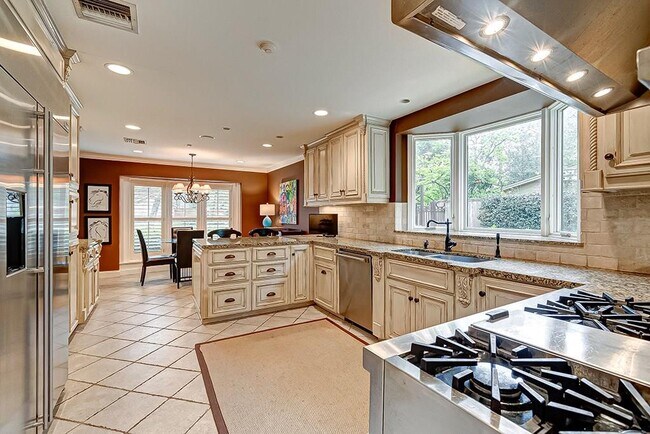 Building Photo - 9310 Oakford Ct