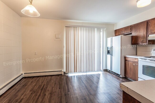 Building Photo - 1606 N Estrella Ave