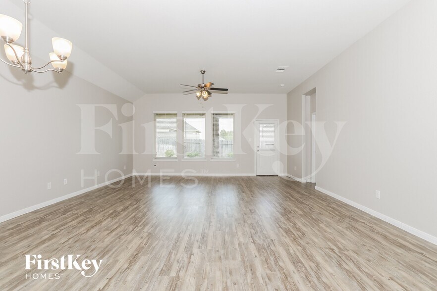 Building Photo - 14221 Rainier Peak Crossing