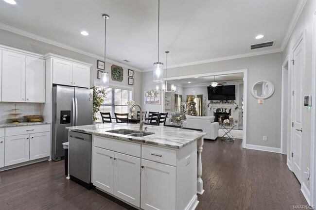 Building Photo - 522 Jeffrey Dr