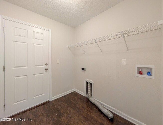 Building Photo - 5539 Windermere Dr