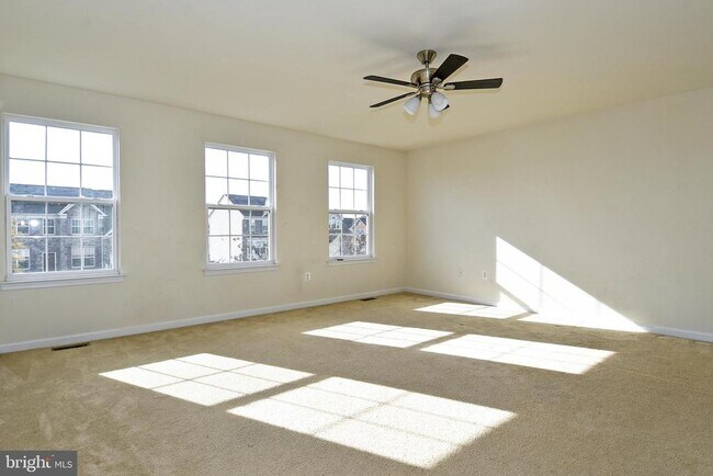 Building Photo - 3082 American Eagle Blvd