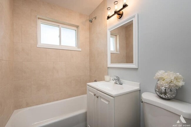 Building Photo - 1486 Burnham Ave