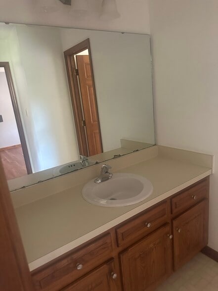 Building Photo - 2839 Sterling Park Dr