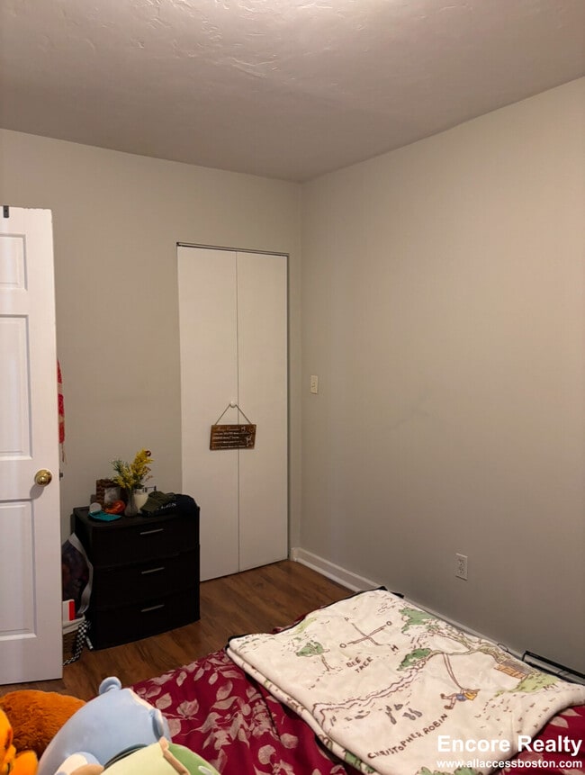 Building Photo - 224 Hanover St