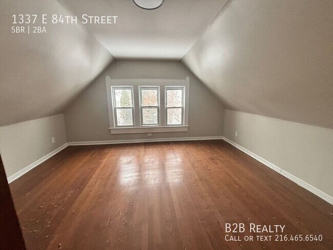 Building Photo - 1337 E 84th St