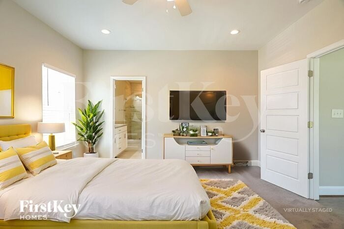 Building Photo - 165 Whispering Way