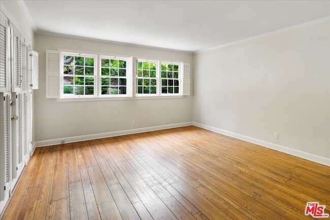 Building Photo - 146 N Gunston Dr