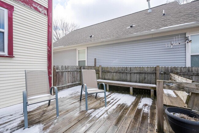 Building Photo - 2318 N New Jersey St