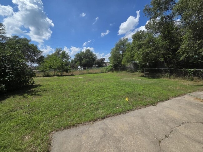 Building Photo - Single Family Home