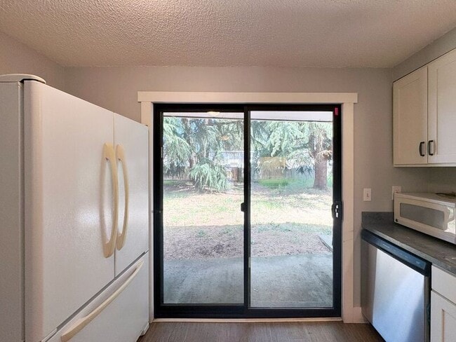 Building Photo - 519 Cinderella Loop