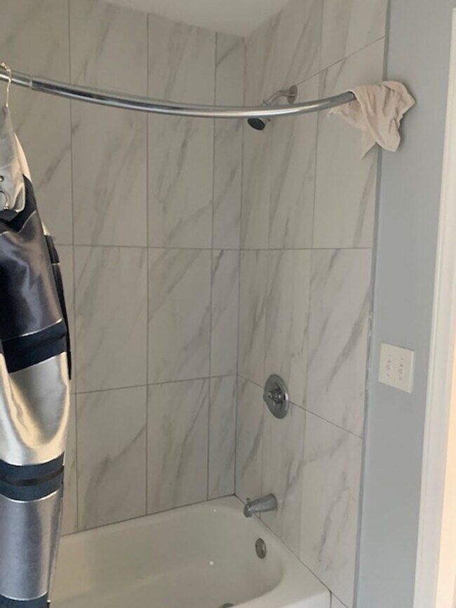 Building Photo - TRI-PLEX