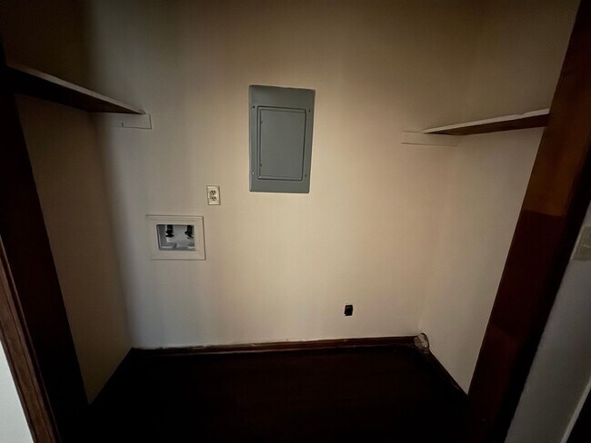 Building Photo - 125 Williamson St