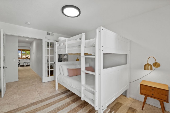 Building Photo - 47765 Tulip Pl