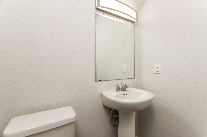 Building Photo - 10610 Goose Way