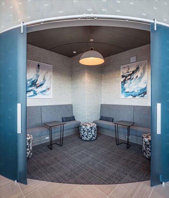 Building Photo - 400 Army Navy Dr