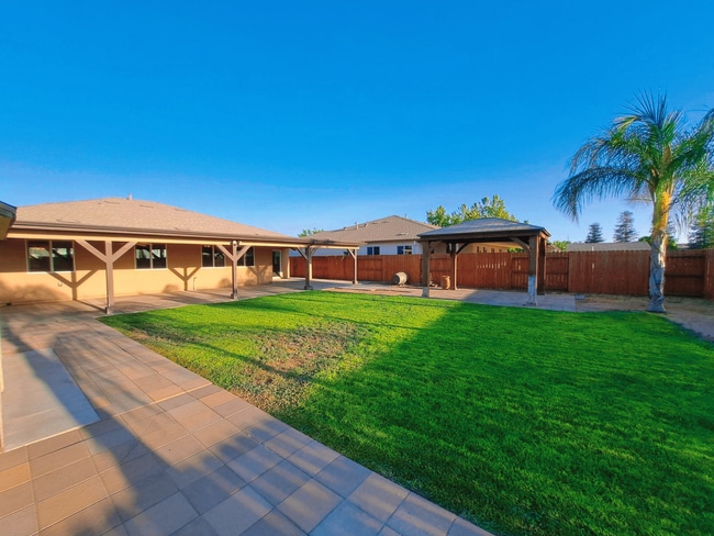 Building Photo - Move in Special: $500 Off the 1st Month's Rent – Stunning and Spacious Home – Don't Miss This!