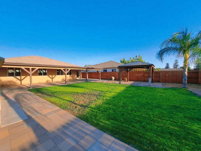 Building Photo - Stunning and Spacious - Don't Miss This Rental Home!